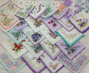 ผ้าเช็ดหน้าแฟนซีปักลายดอกไม้ แพคคละลาย 12 ผืน