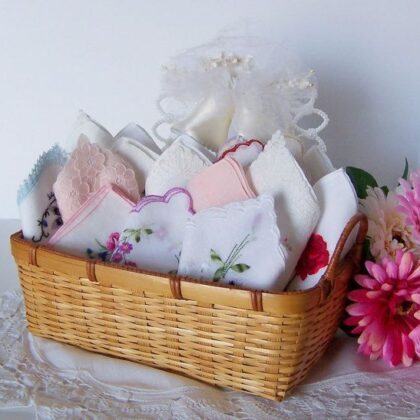 ตะกร้าผ้าเช็ดหน้าสไตล์วินเทจ + ถุงผ้า