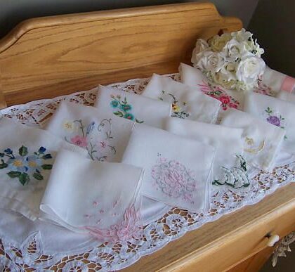 ชุดเซตผ้าเช็ดหน้า 20 ผืน ปักลายดอกไม้