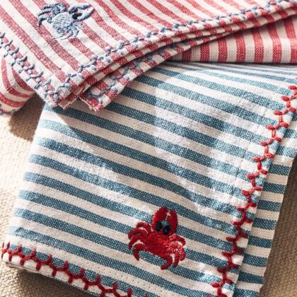 ผ้าเช็ดหน้าผ้าลายริ้วขาว-แดง-กรม พร้อมปักสัตว์