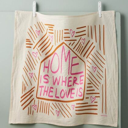 ผ้าเช็ดหน้าข้อความ “Home is where the love is”