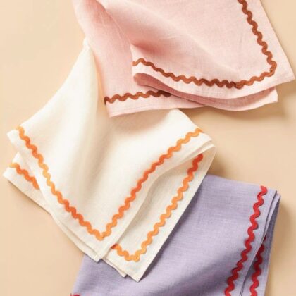 ผ้าขอบหยักลูกไม้ 3 สีในโทนอุ่น