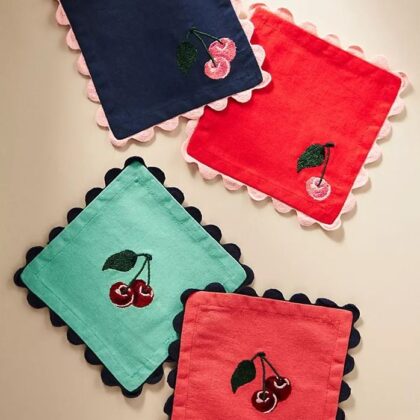 ผ้าพื้นสีเข้ม ลายปักสีสด + ริบบิ้นเย็บมือ